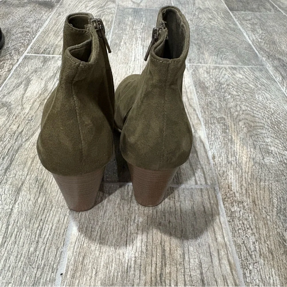 Old Navy Suede Ankle Boots Green Side Zipper Block Heel Boho Sz 9 Preppy Classic